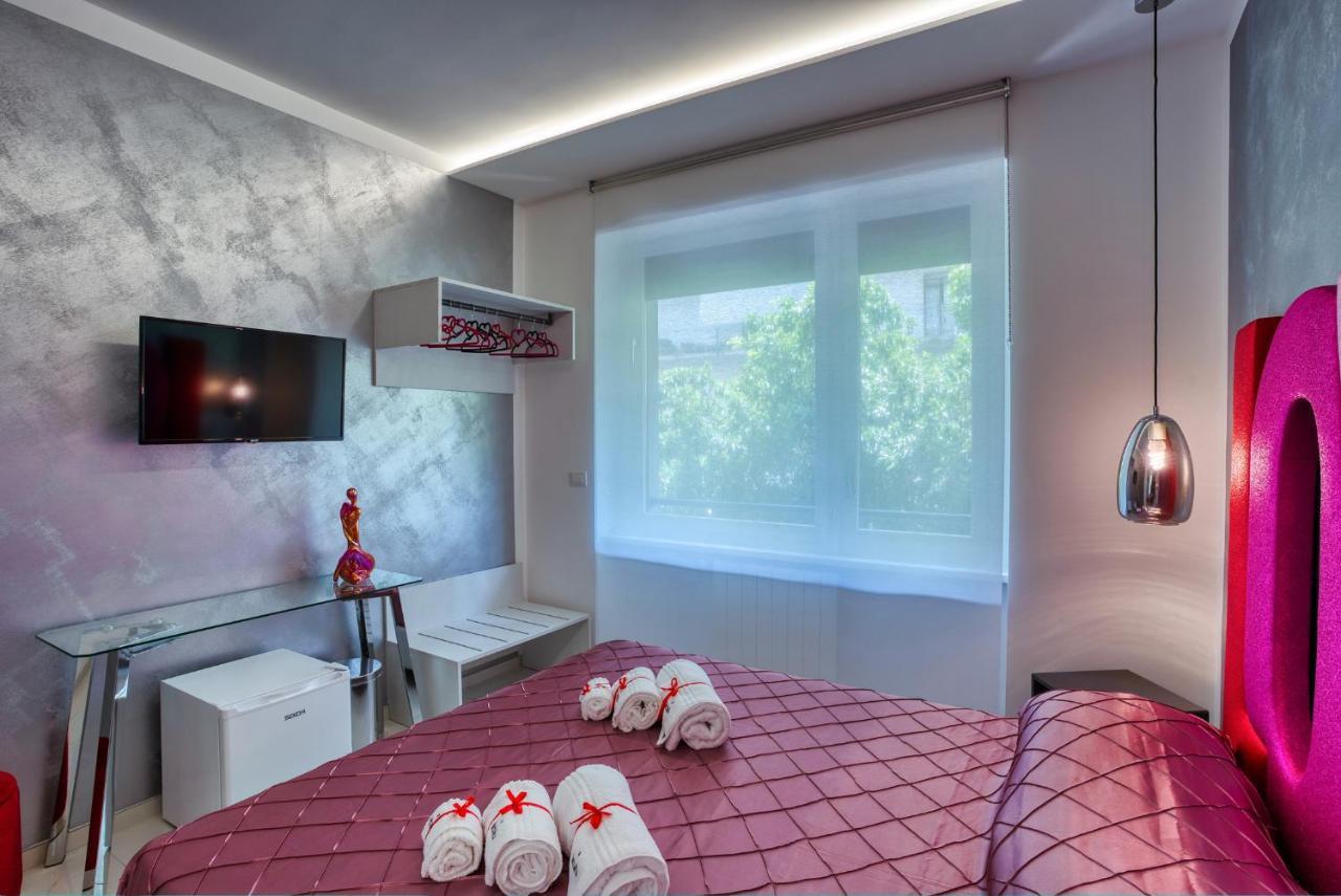 Distinto Suite & Rooms Lecce Buitenkant foto