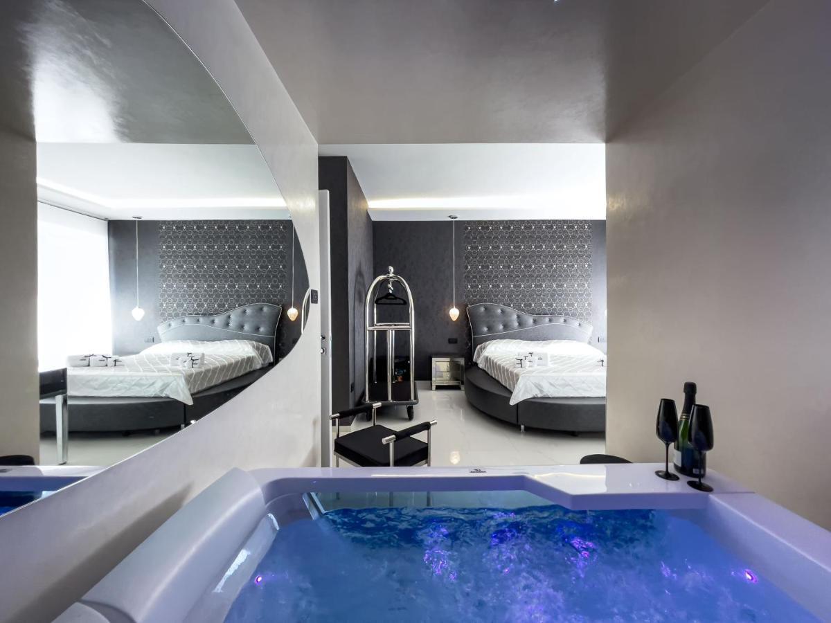 Distinto Suite & Rooms Lecce Buitenkant foto